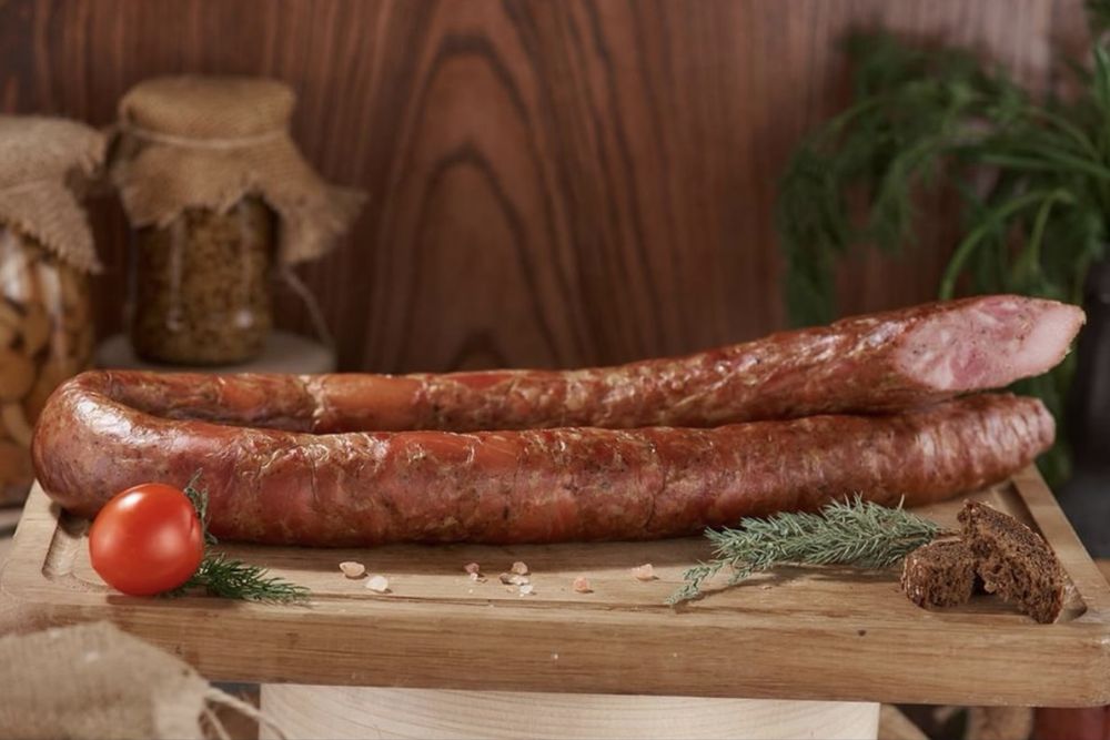 Продаємо в Києві ОПТОМ натуральні домашні копченості ковбаси та мясо