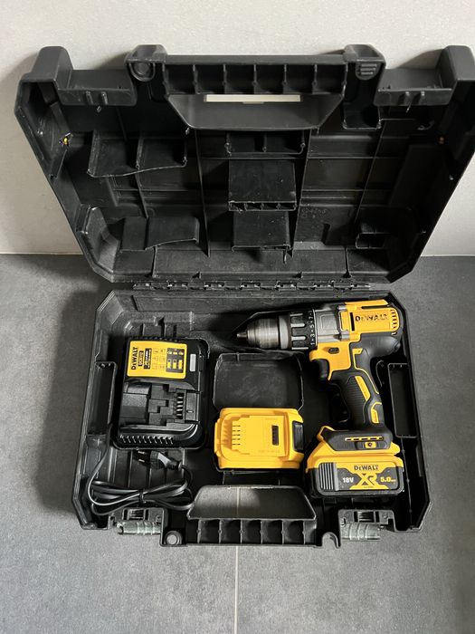 Безщітковий Акум.Ударний шуруповерт Dewalt DCD 996