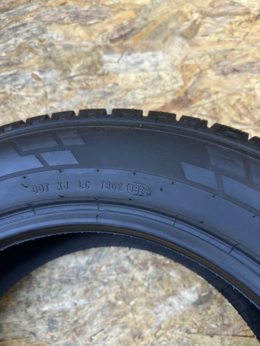 Пара шин 205/65R16C 107/105T PIRELLI CARRIER WINTER.гума резина шини