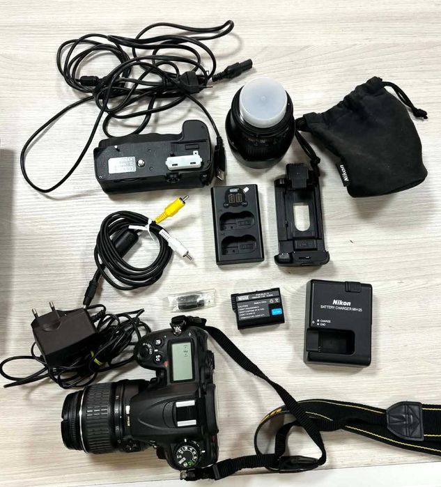 Aparat Lustrzanka D7000 + dwa obiektywy + akcesoria