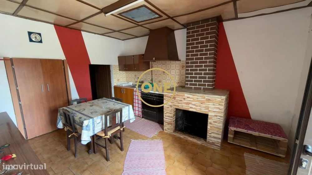 Moradia T3 em Oliveira de Azeméis para restauro