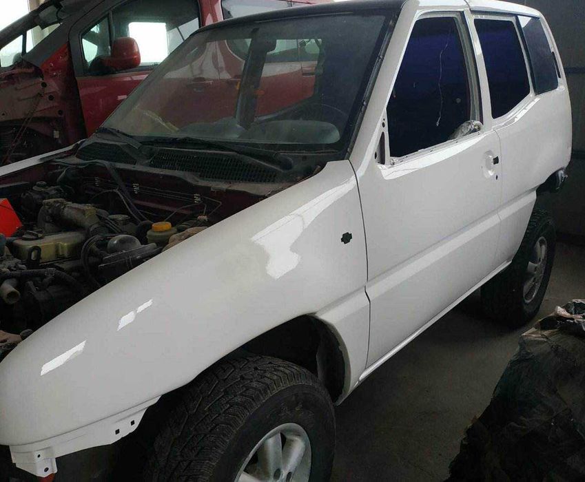 Nissan Terrano suzuki vitara samurai pajero galloper