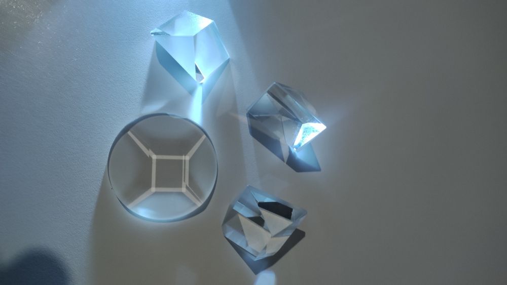 Призма оптическая