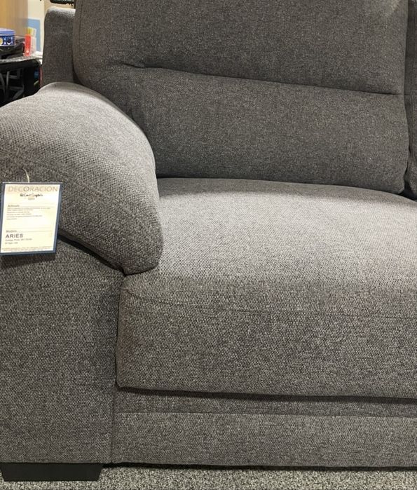 Sofa Aries 3 lugares novo nunca usado