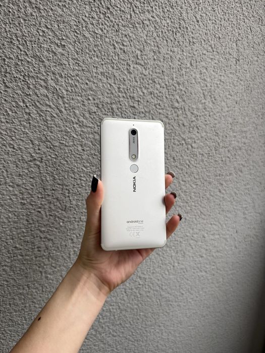 Nokia 6.1 (2018) TA-1043 на запчастини - не вмикається