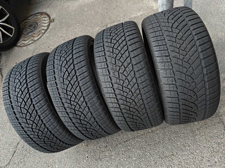 R20 235 35 шини зимові Goodyear Ultra Grip Ice 2 чудовий стан агресивні арктичні