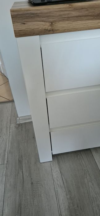 Komoda Black Red White Holten 156 cm – biały / dąb wotan / biały połysk