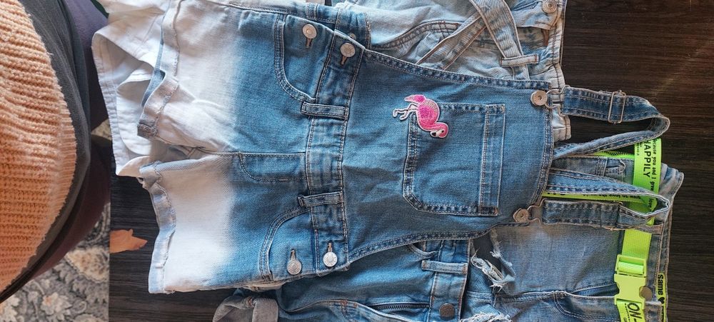 Продам речі,в ідеальному стані .90% речей це джинс.Розміри з 128по140