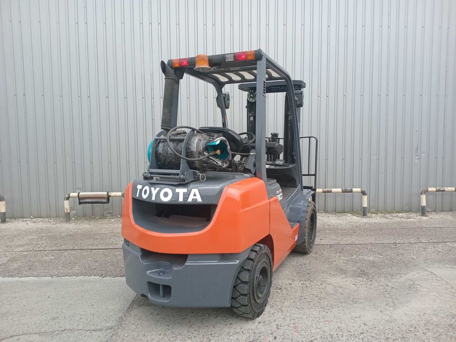 Навантажувач Б.В. TOYOTA, ГАЗ , 3т, подъём 4,3м.