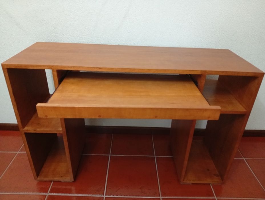 Secretaria de madeira