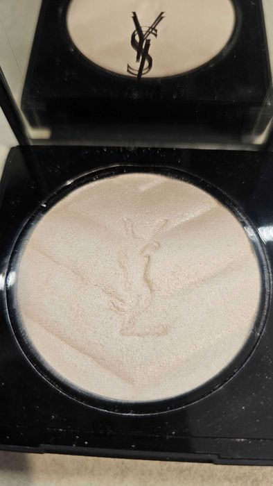 Rozświetla Ysl Yes Saint Laurent
