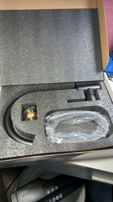 Bateria zlewozmywakowa Milo. Czarna