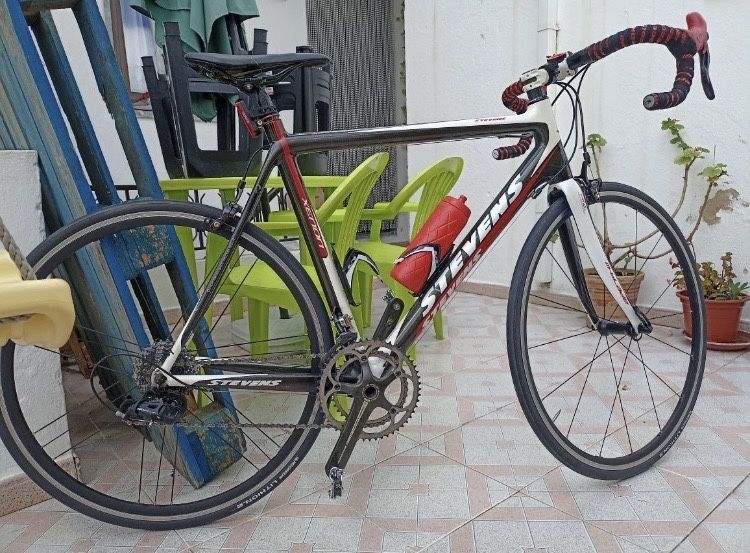 Bicicleta full carbono como nova