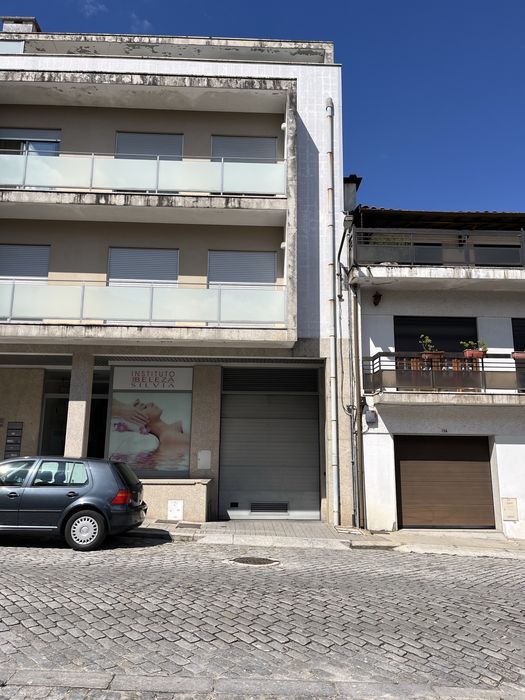Garagem fechada