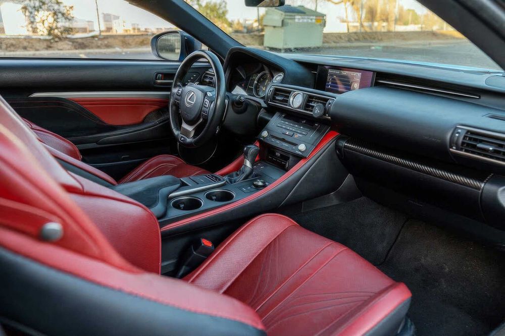 Lexus RC-F      2017