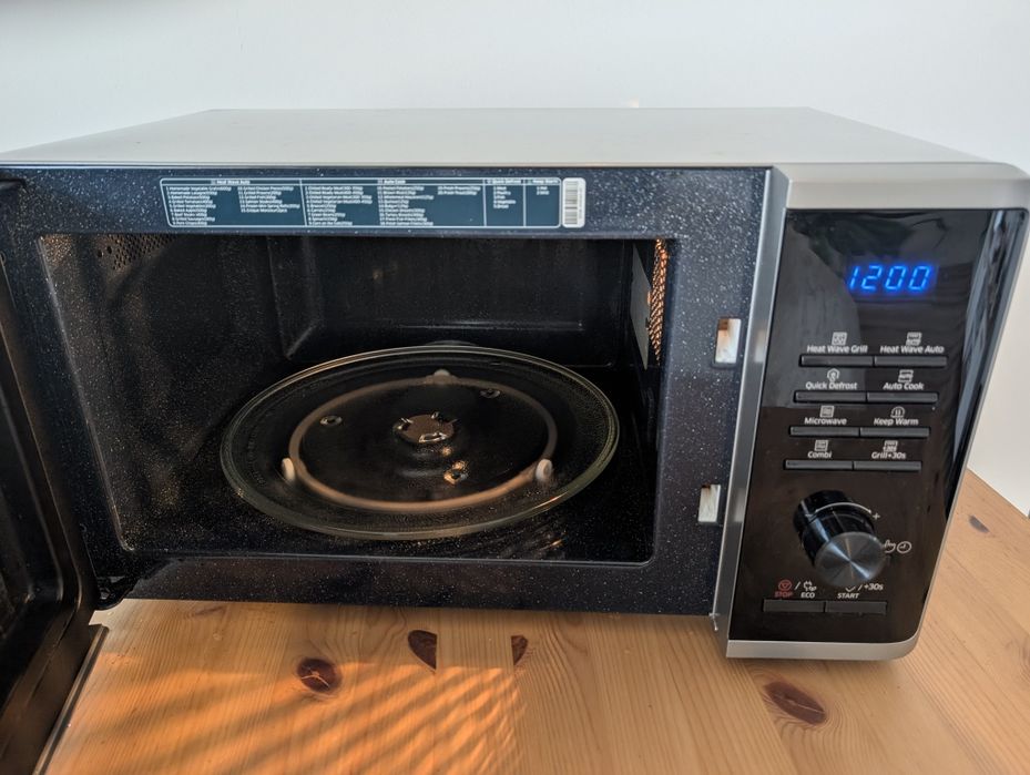Mikrofala Samsung funkcja GRILL