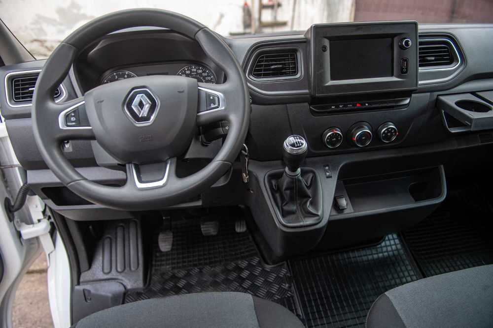 WYPOŻYCZalnia Busów Wynajem Busa Kat. B MASTER MAXI Przeprowadzka