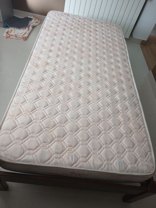 Cama  de solteiro + colchão  + estrado
