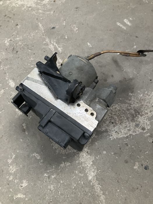 BMW E39 - pompa ABS