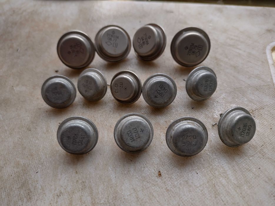 Транзисторы КТ808А , КТ809А , 2Т803А , КТ908Б , КТ802А , П701  29 шт