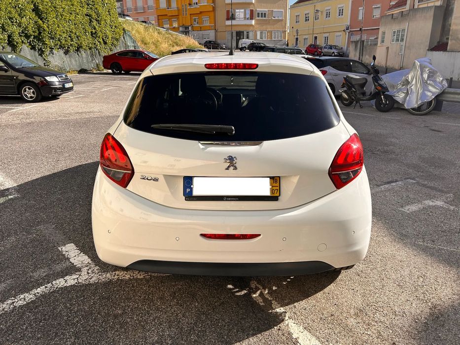 Peugeot 208 1.2 PureTech Signature