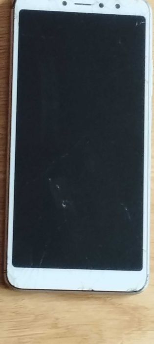 Xaiomi Redmi S2 (Lekko Zbita Szyba)