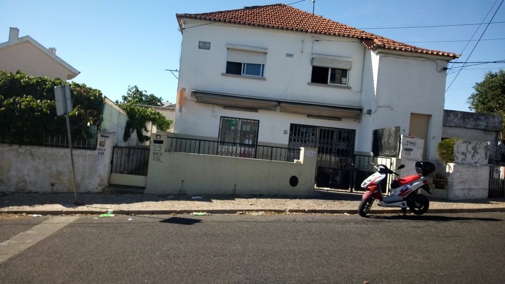 Aluga se  dois quarto um de casal e outro solteiro