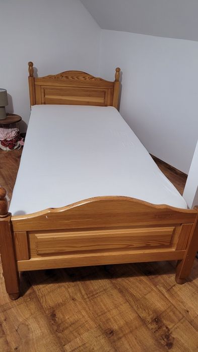 Łóżko sosnowe 90 x 200 plus materac