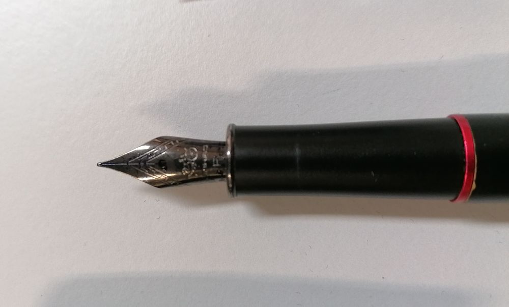 Caneta tinta permanente