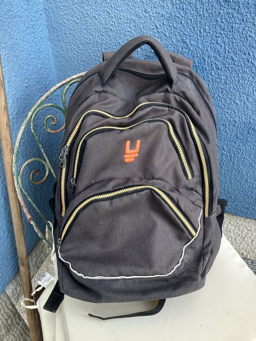 Mochila com air flow nas costas