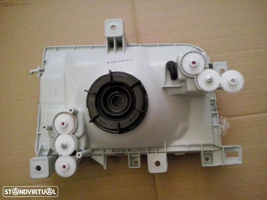 Ótica / Faróis da frente Nissan Cabstar E90 E110 E120 NOVOS