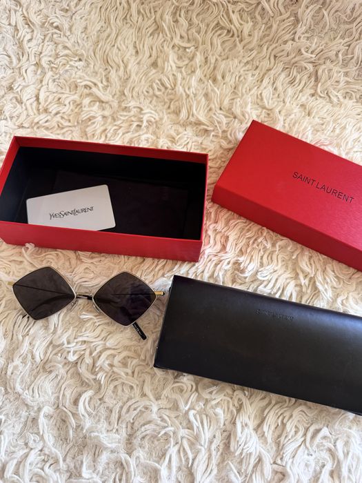 Солнцезащитные очки YSL