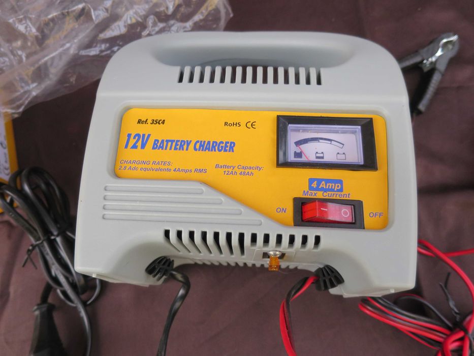 Carregador baterias automóvel moto DC12V 4 AMP funciona com 220 Volts