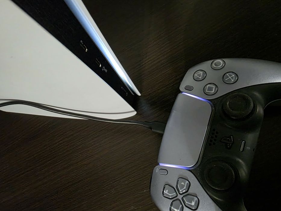 Konsola Ps5 slima bez napędu USZKODZONA