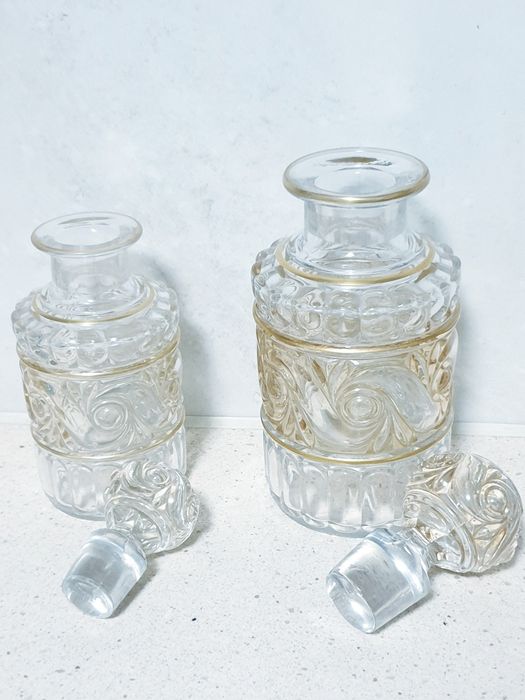 Conjunto de 2 antigos frascos de perfume em cristal Baccarat