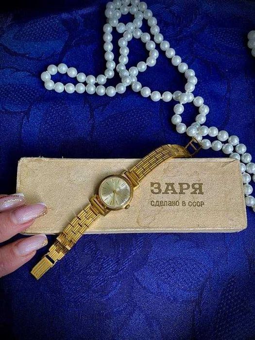 Zaria вінтаж заря радянський наручний годинник в позолоті au10 з браслетом