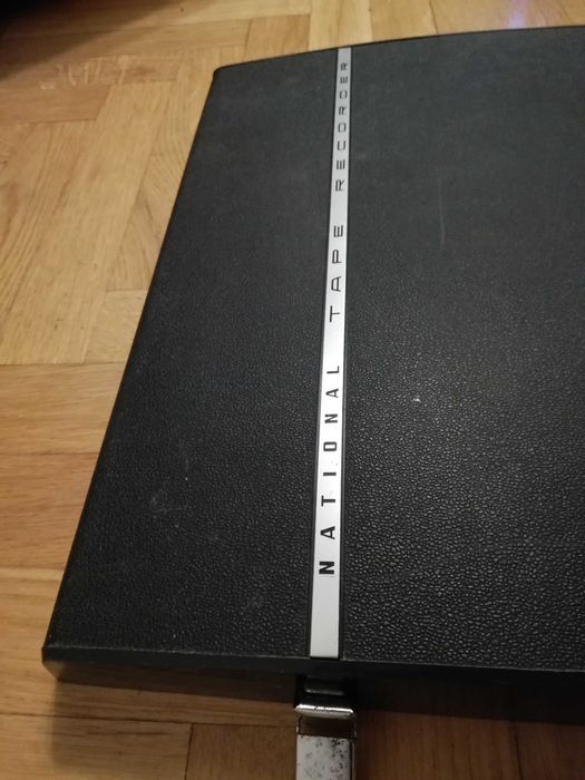 Pokrywa od magnetofonu szpulowego