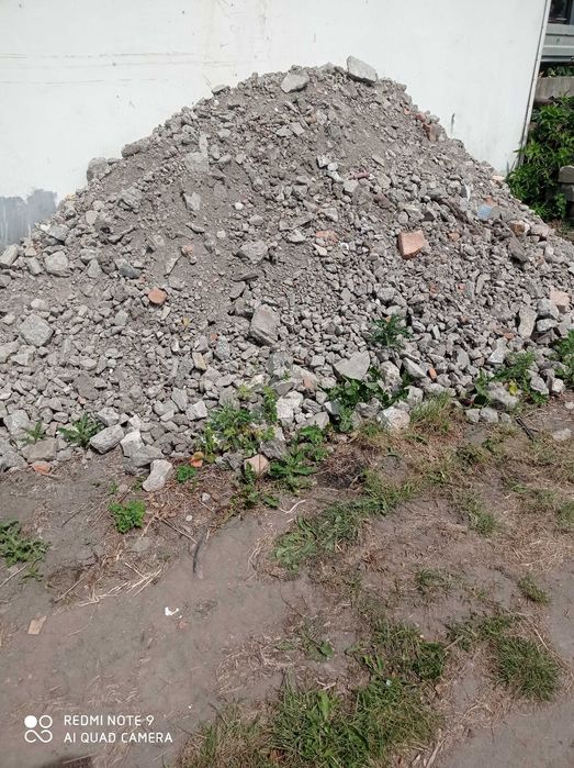 gruz ,betonowy na utwardzenie placu
