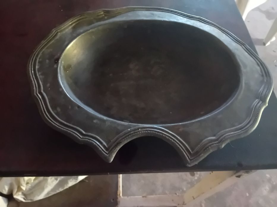 Prato em estanho antigo