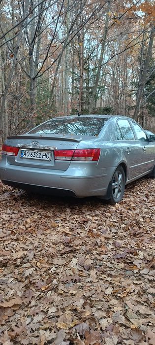 Продам машину HYUNDAI  SONATA