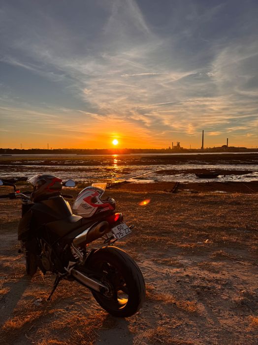 KTM Superduke 990 com poucos kms pneus novos