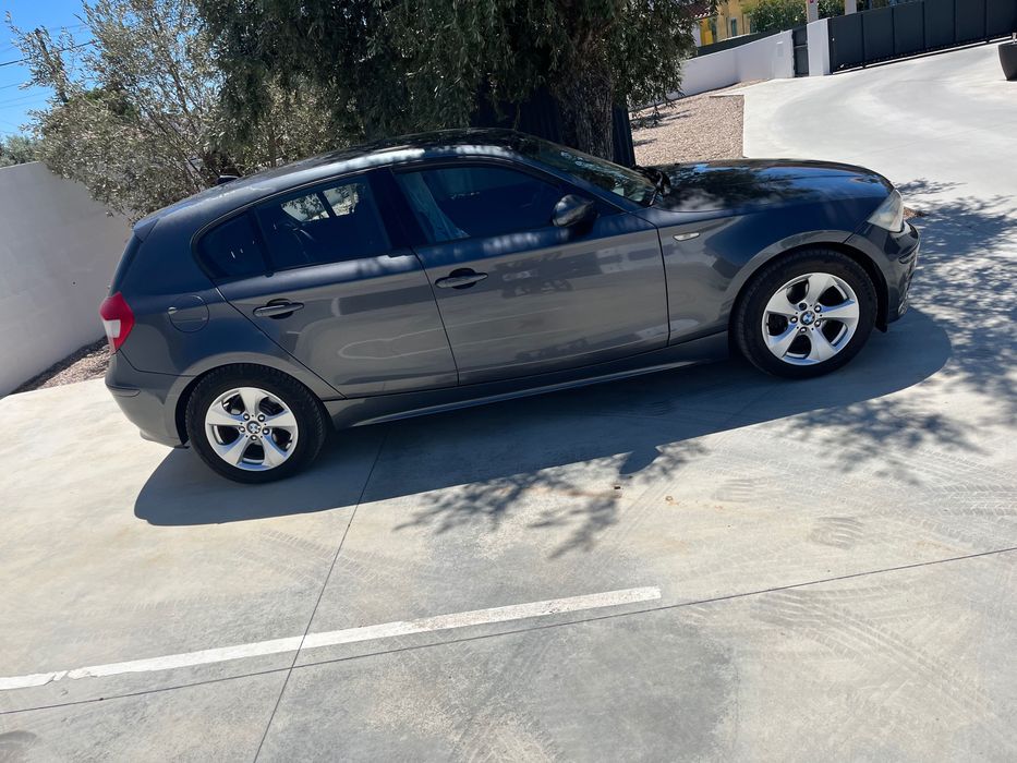 Carro Tudo a funcionar bem, em bom estado.