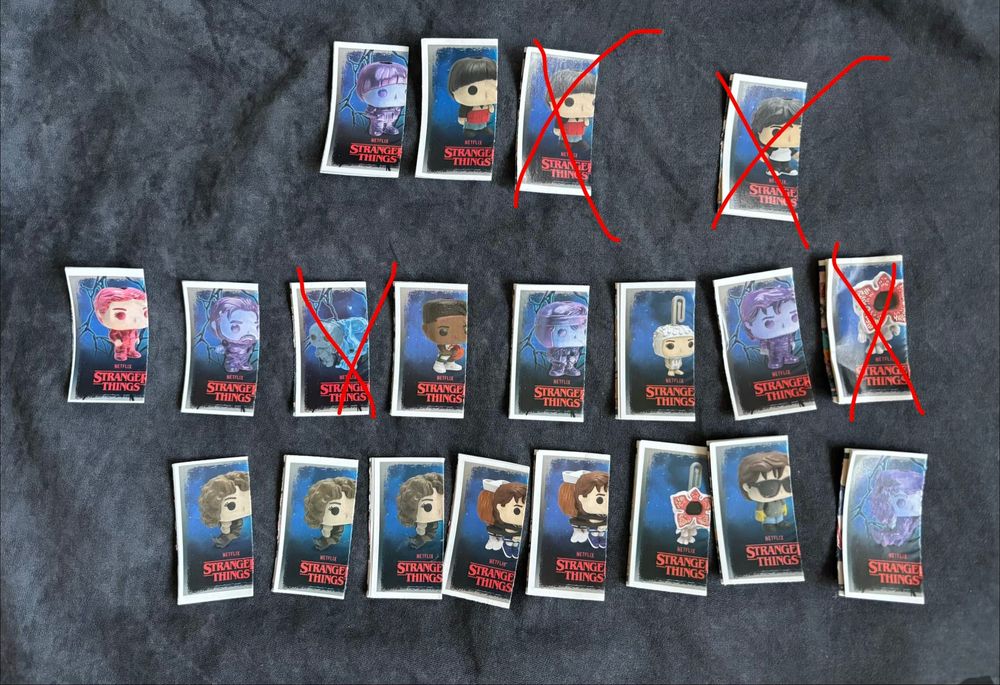 Ulotki od Willa i innych figurek ze stranger things, kinder joy