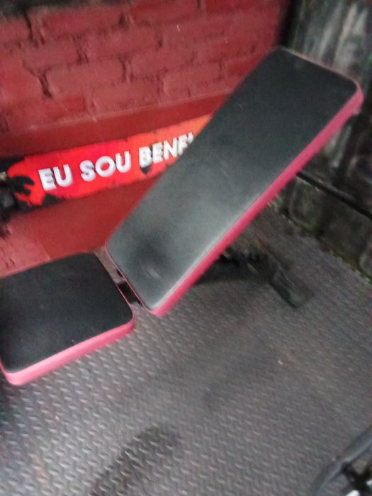 Gym Bench442587510462883841
