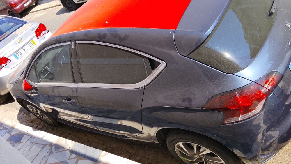 Carro usado à venda