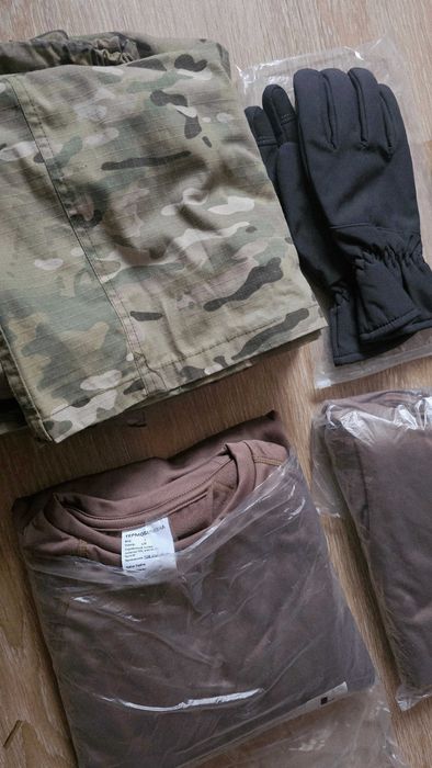 продам термобілизну термуха костюм тор лова талани берці шолом рукавиц