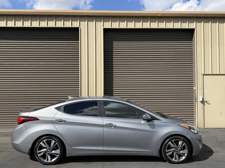 Hyundai Elantra Limited      2015