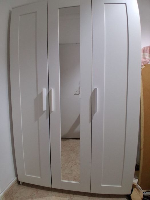 Roupeiro Ikea Brimnes Branco com Espelho – Excelente Estado
