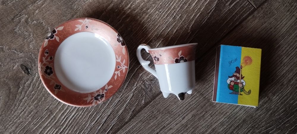 Кружечки з тарілочкою