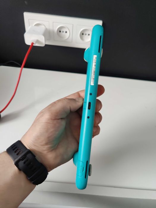 Nintendo switch  hdh -001 портативна ігрова приставка